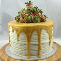 1. Strawberry Divine Cake 4 Storey White Chocolate 